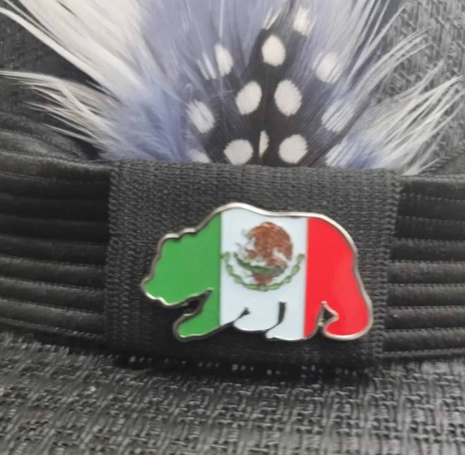 California Mexican Flag Bear Lapel Pin – Unique Cultural Accessory for Clothing and Hats