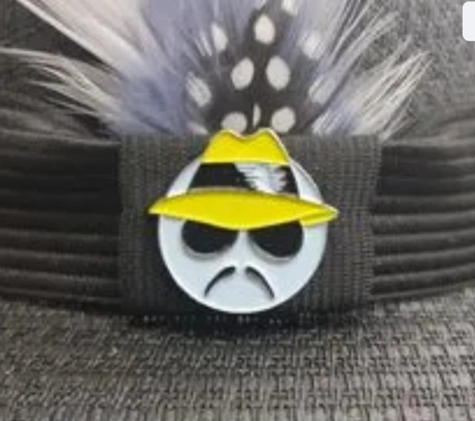 Lowrider Lapel Pin – Stylish Custom Accessory for Car Enthusiasts